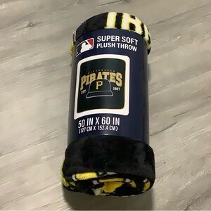 Pittsburgh Pirates Plush Throw Blanket
